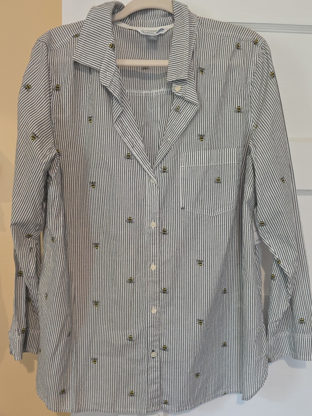 Old Navy White and Black Striped Button-Up Shirt with Yellow Bee Embroidery